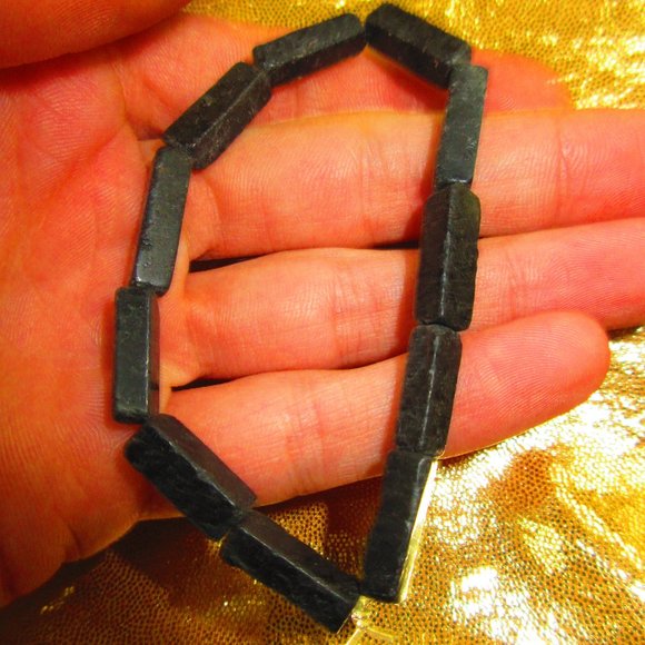 Amphibolite Rectangles 7" Stretchy Gemstone Bracelet - Picture 1 of 3